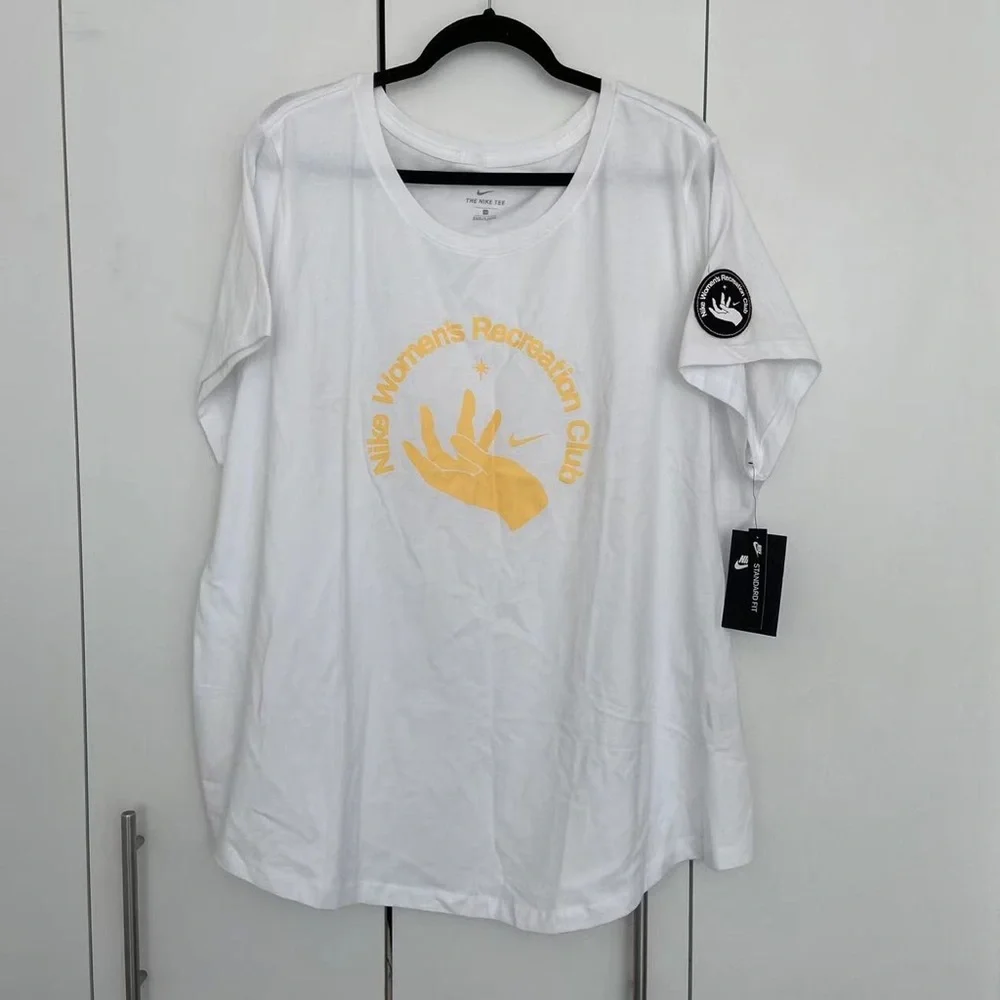 Nike Women’s Recreation Club Size 2X